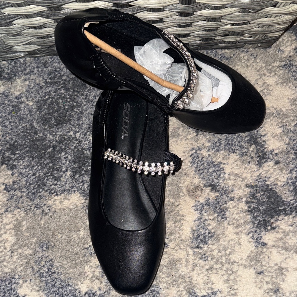 Soda Women's Elegant Black Flats with Sparkling Strap
